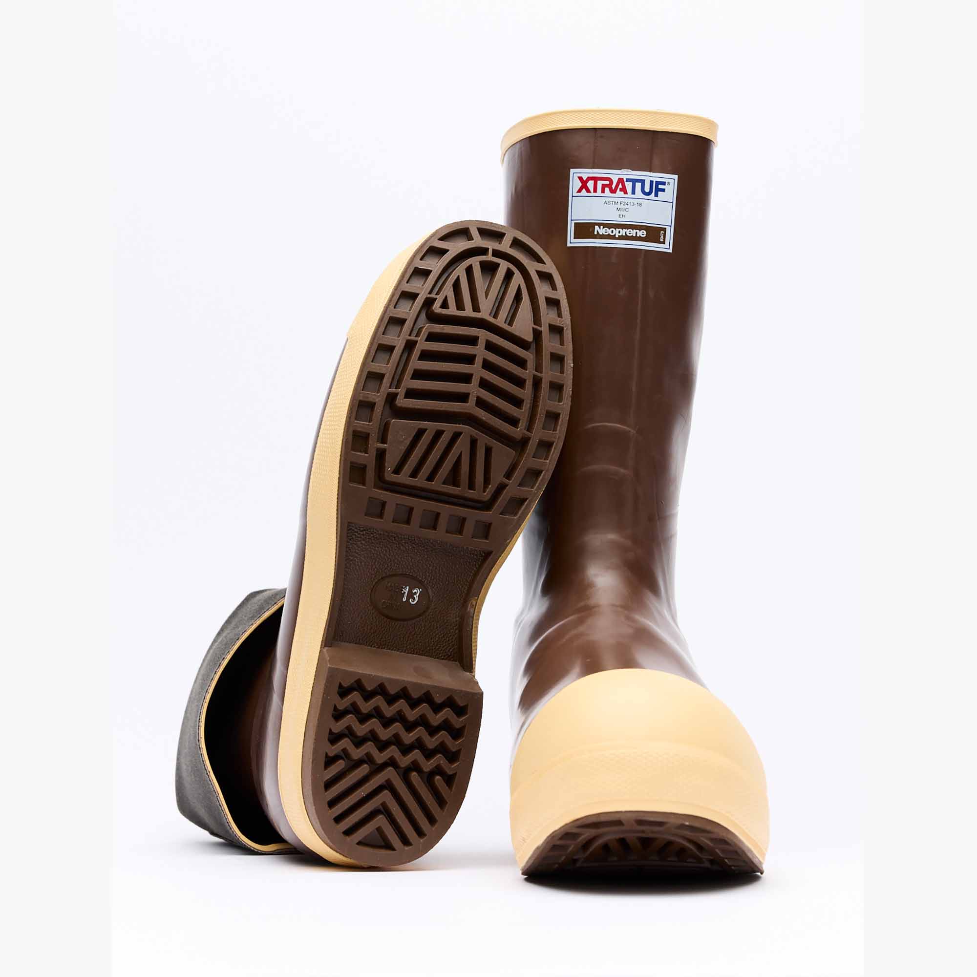 Gray Men's 15" Insulated Steel Toe Legacy Boot Outsole.